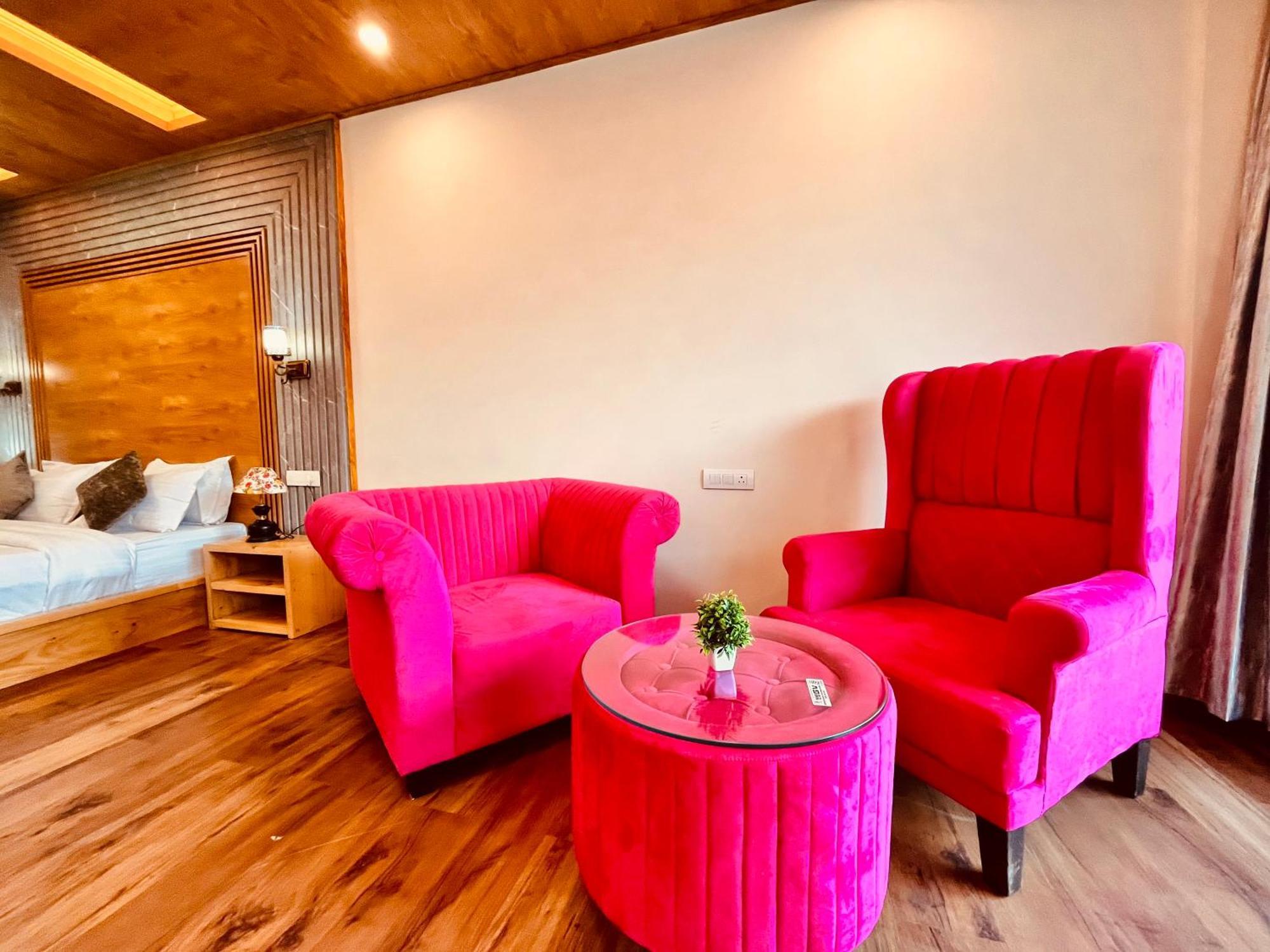 Naina Deventure Resort, Manali - Premium Rooms With Centrally Heated & Scenic View Εξωτερικό φωτογραφία